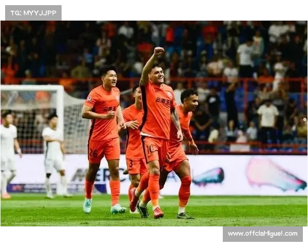 升班马云南玉昆表现出色，佩德罗-恩里克上演双响炮